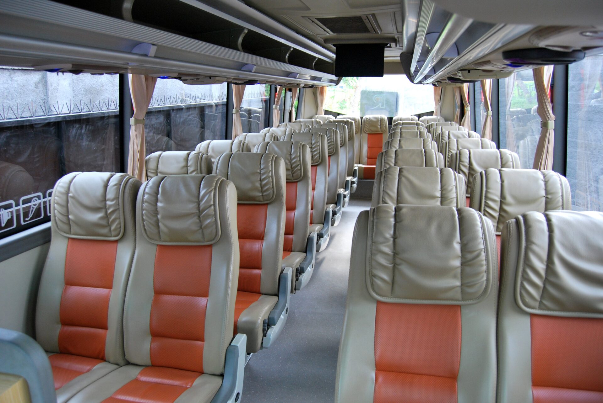 Sewa Bus Pariwisata Arimbi Jaya Agung Tangerang